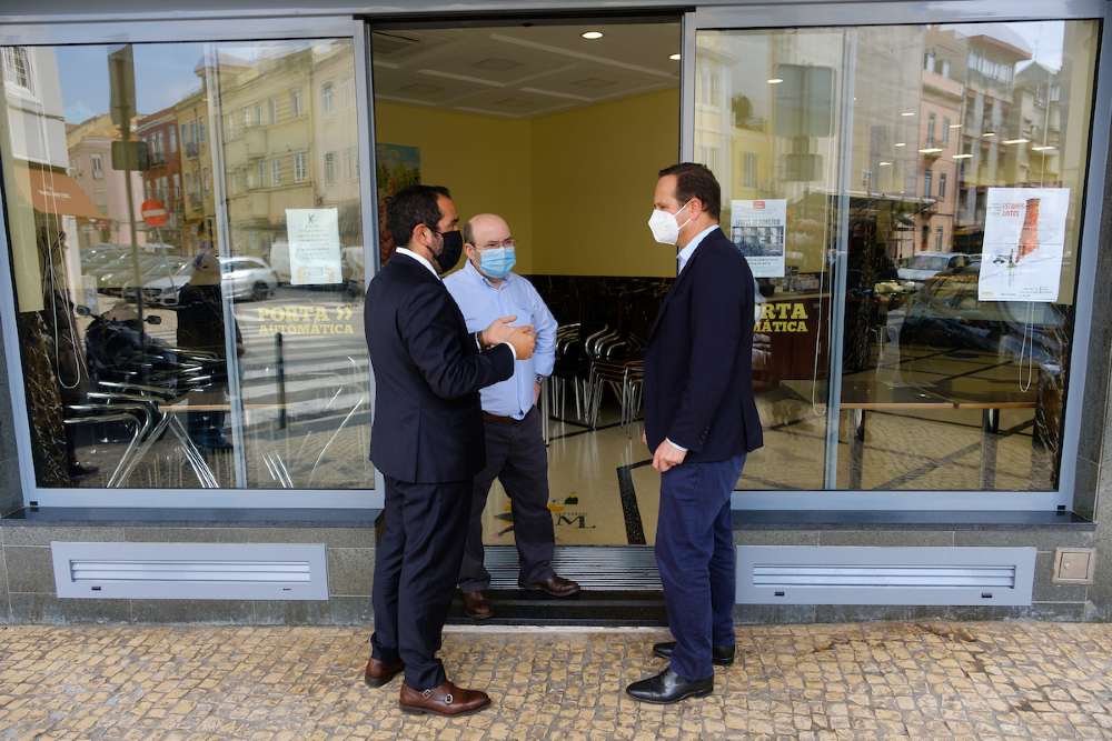 Fernando Medina visita setor da restauração no arranque da segunda fase do Lisboa Protege
