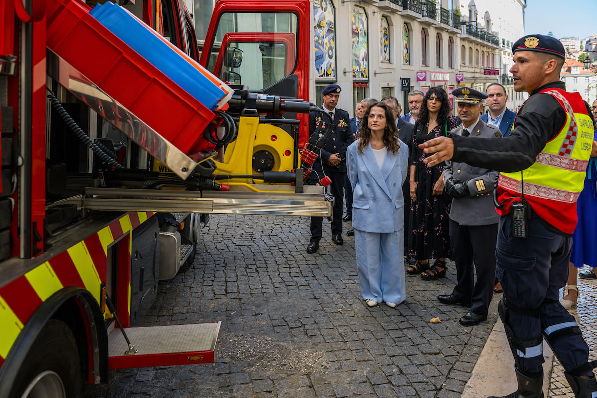 Exposição de um veículo de socorro e assistência técnica e  dois veículos motorizados de operações específicas