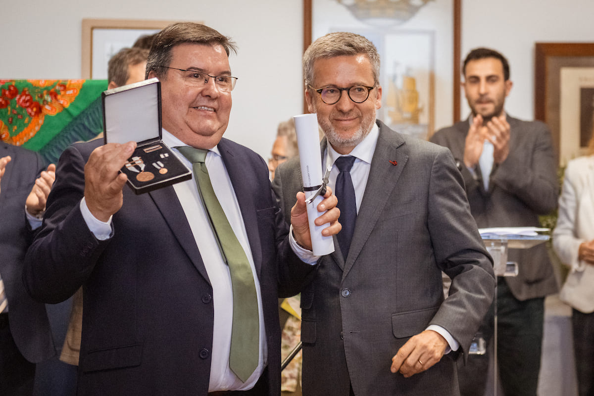 Paulo Duque, presidente da direção da Casa do Minho, e Carlos Moedas, presidente da CML