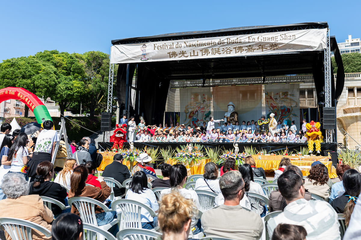 O Festival Vesak assume-se como uma celebração multicultural e espiritual