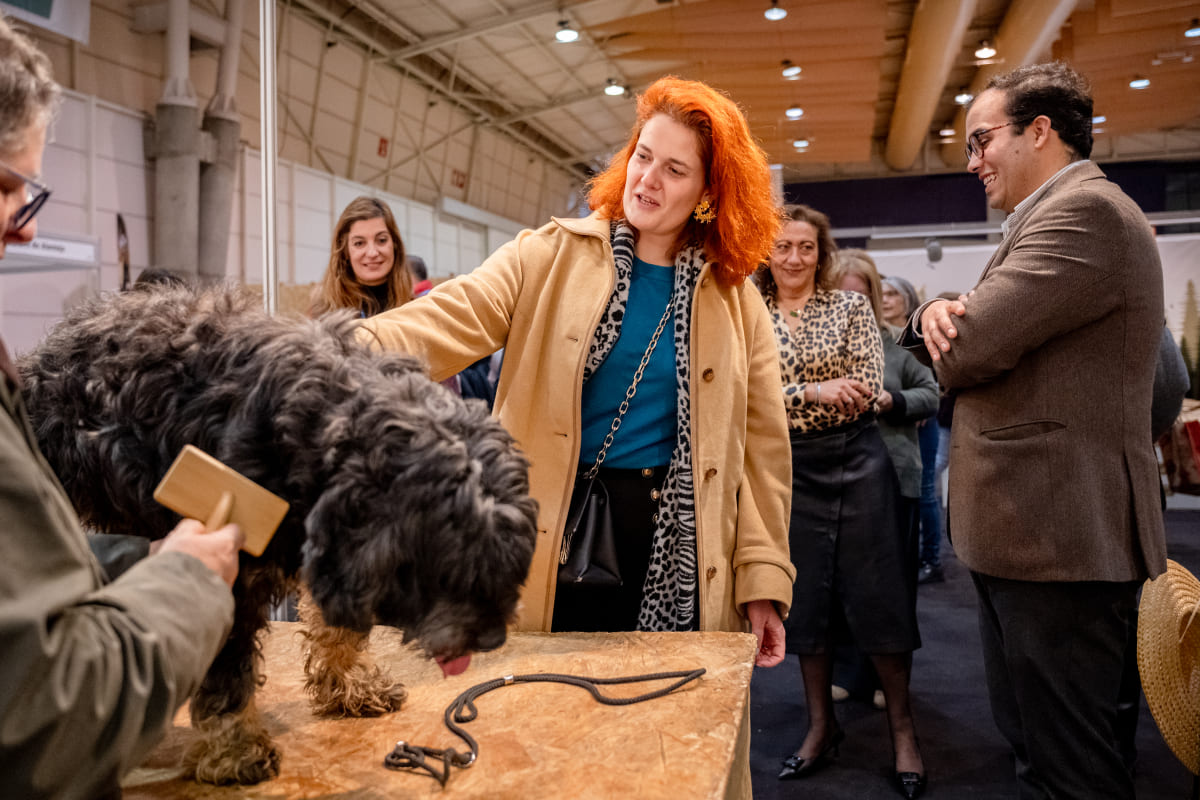  A CML apoia o evento e esteve representada no dia de abertura pela vereadora da Proteção Animal, Maria Luisa Aldim