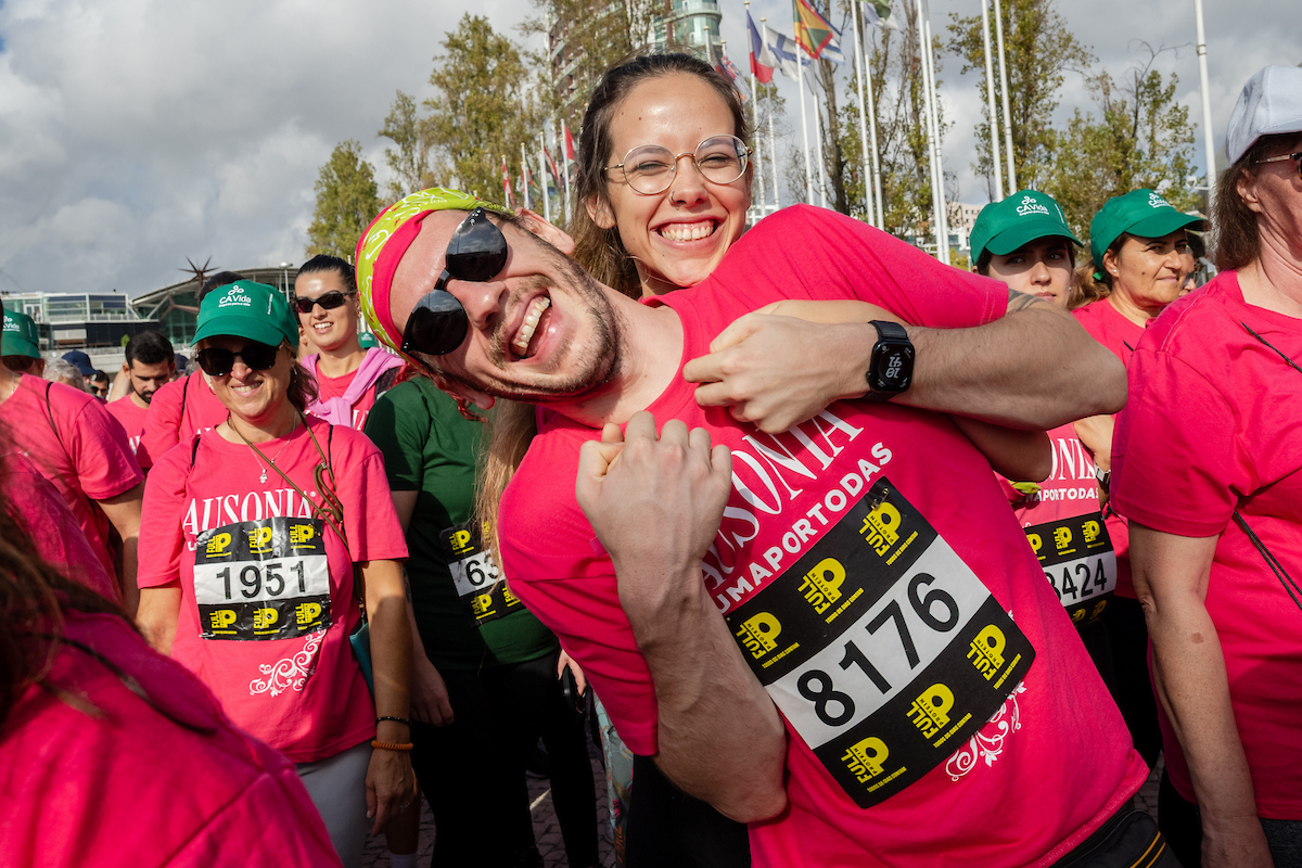 Com o lema “Uma por todas”, a iniciativa contou com uma corrida competitiva exclusiva para mulheres e uma caminhada aberta a todos Com o lema “Uma por todas”, a iniciativa contou com uma corrida competitiva exclusiva para mulheres e uma caminhada aberta a todos