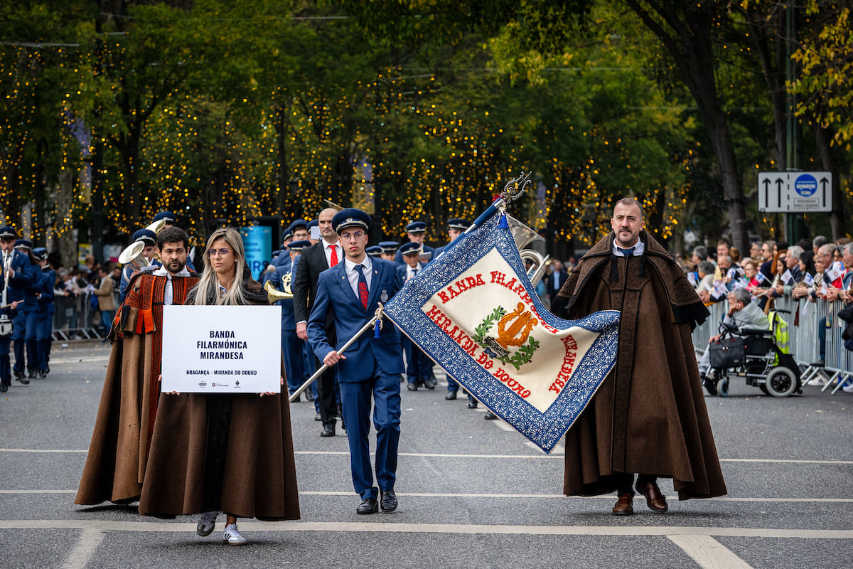 Desfile de Bandas Filarmónicas encerrou comemorações do 1.º de Dezembro - Avenida da Liberdade