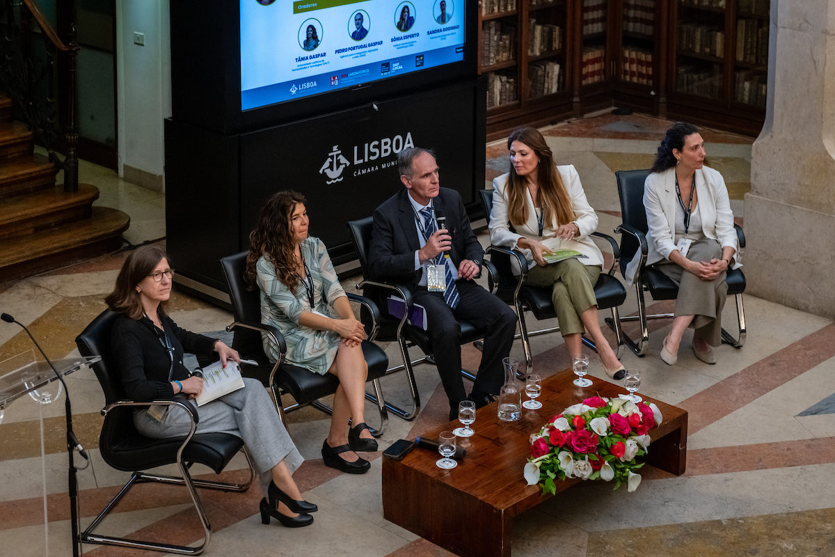 Os participantes foram convidados a assistir a mesas-redondas e a participar em workshops temáticos