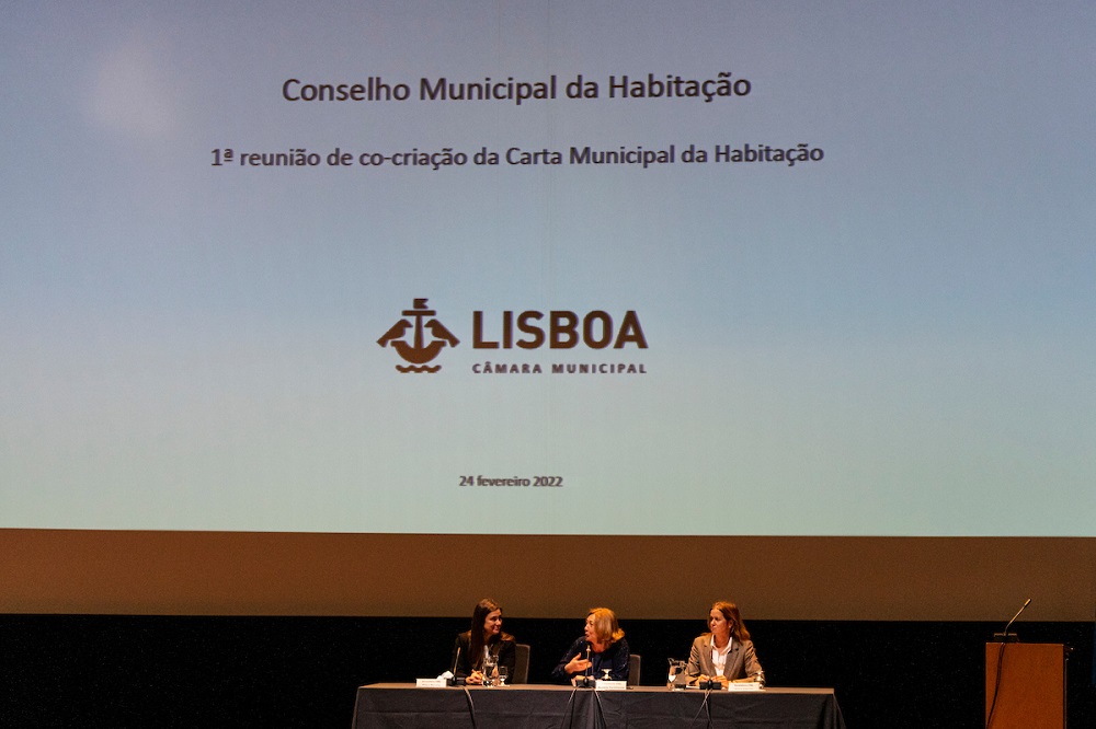 Filipa Roseta, vereadora da Habitação, Rosário Farmhouse, presidente da Assembleia Municipal e  Joana Almeida, vereadora do Urbanismo - Reunião do Conselho Municipal de Habitação 