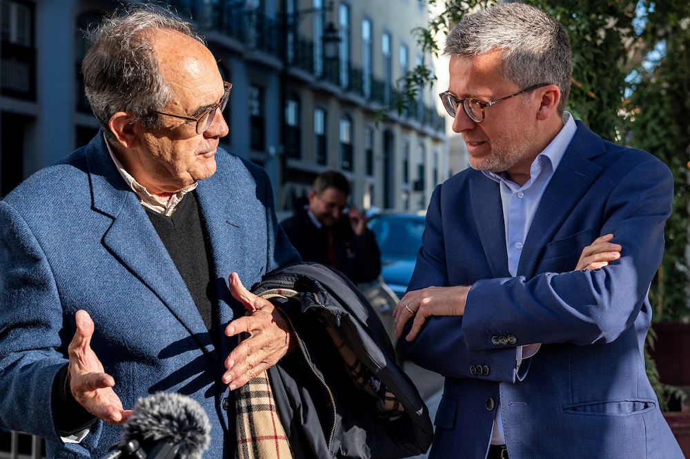 Carlos Contreiras, operacional da revolução, e representante da Associação 25 de Abril, e Carlos Moedas, presidente da CML