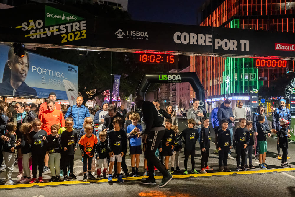 A São Silvestre de Lisboa junta jovens e menos jovens que partilham a alegria de correr e fazer desporto