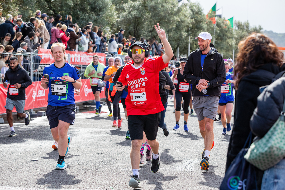 A 34.ª edição da Meia Maratona de Lisboa, realizada este domingo, voltou a transformar as ruas da capital numa verdadeira festa do atletismo.
