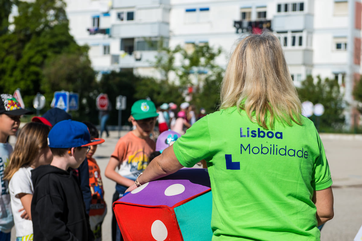 Transporte escolar assegurado nos jardins-de-infância e ensino básico e secundário