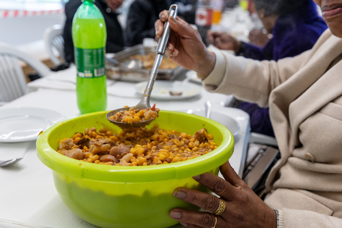 A festividade é um dos momentos mais altos do ano com união e partilha de culturas e sabores.