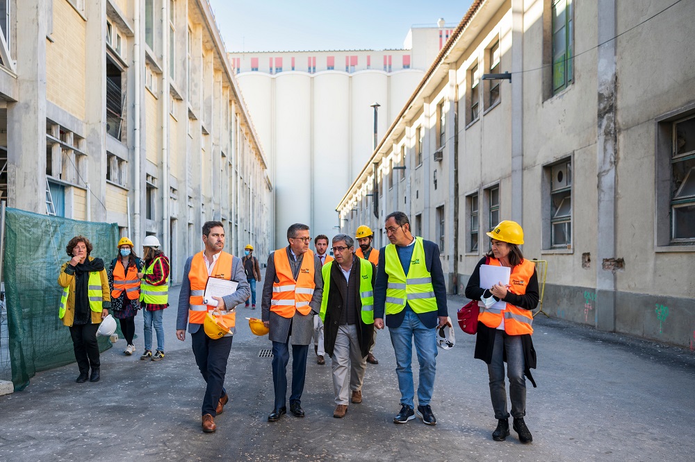 Visita de Carlos Moedas ao Hub Criativo do Beato