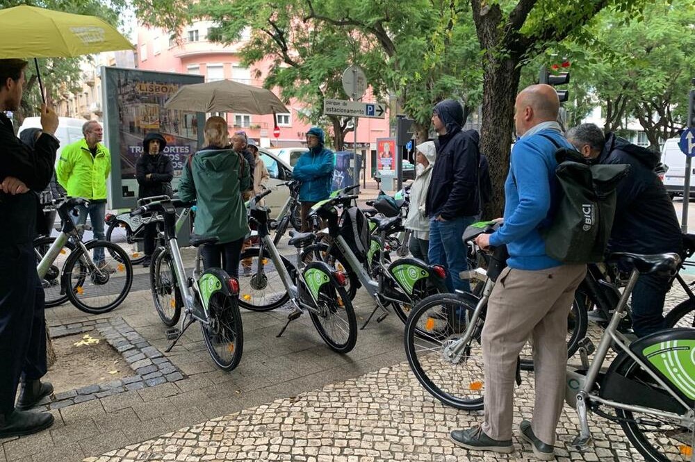 Observação de casos práticos em Lisboa com deslocações em circuitos a pé e de bicicleta