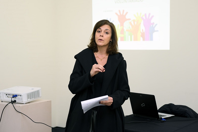 Conferência sobre saúde mental promovida pelo Banco de Voluntariado, no Dia Internacional do Voluntário