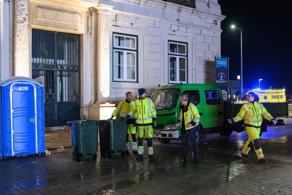 Serviço de Higiene Urbana garantiu a limpeza da Praça e ruas envolventes a partir das 2h da madrugada