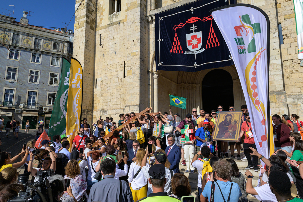 Símbolos da JMJ na Sé de Lisboa