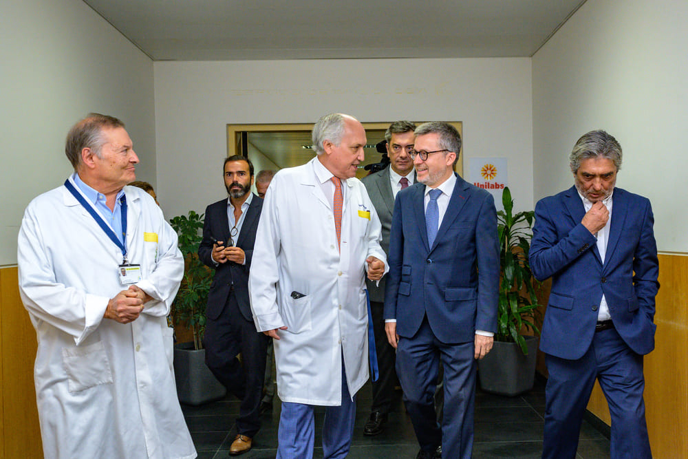 Presidente Carlos Moedas com equipa médica dos SSCML