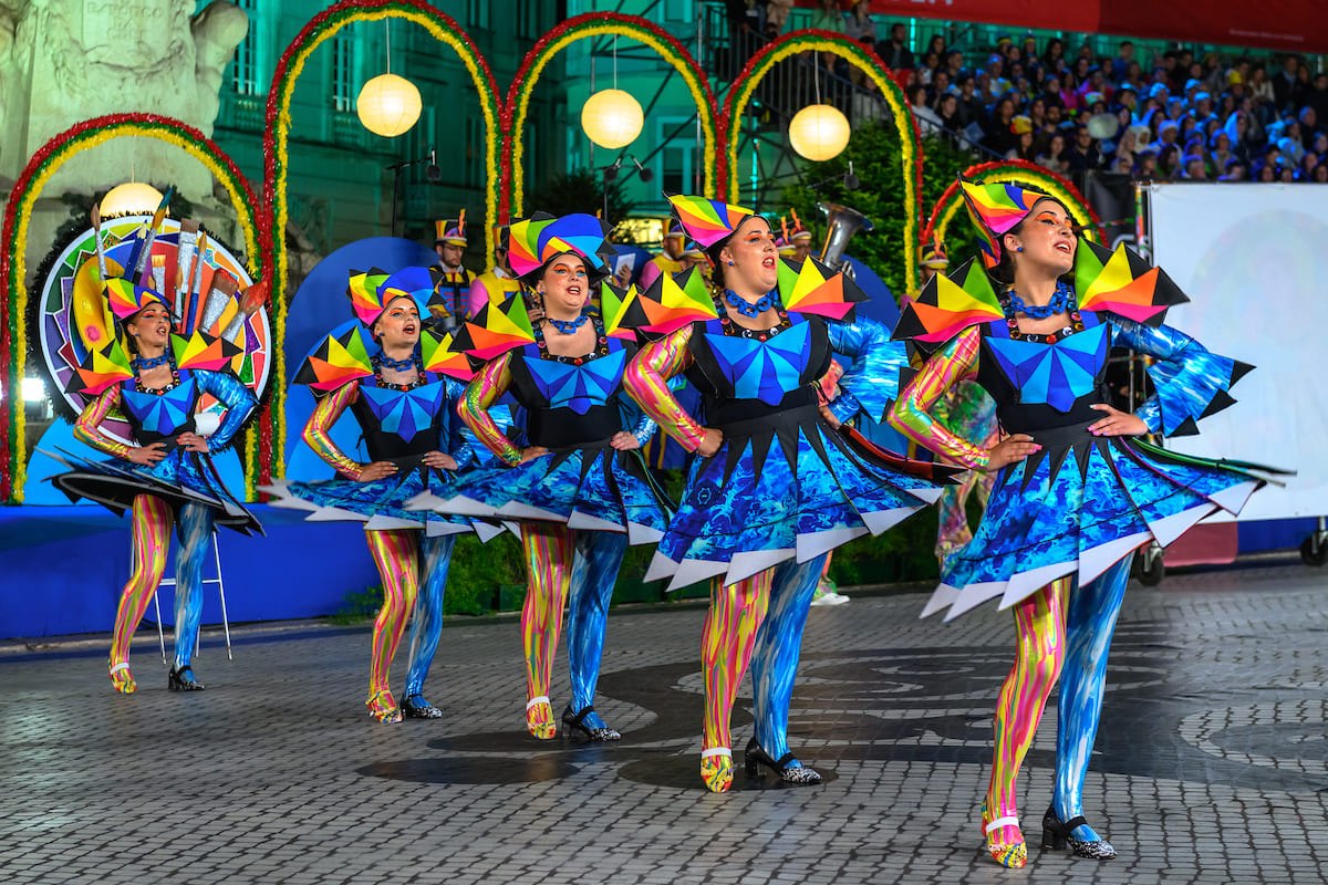 Desfile da Marcha de Alcântara (vencedora da edição 2024) na Av. da Liberdade 