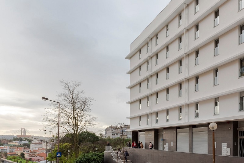 Casas integradas no Programa de Renda Acessível, na Rua Eduardo Bairrada, na Ajuda