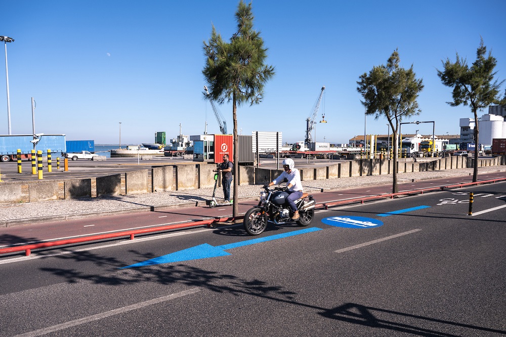 O novo corredor BUS é partilhado com motociclos