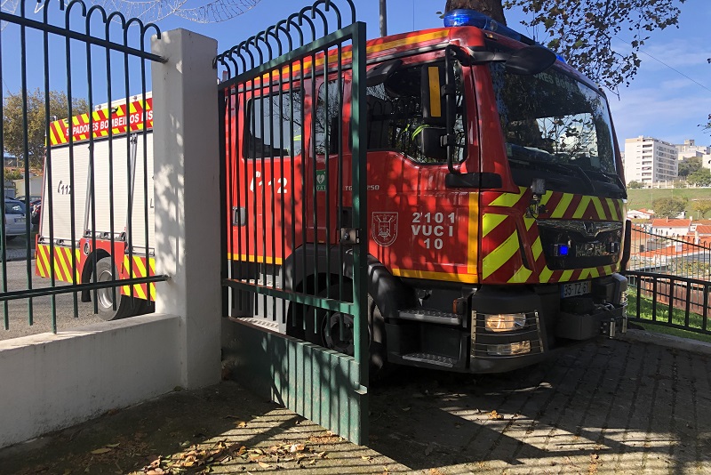 Simulacro de sismo seguido de incêndio, na Escola Básica João dos Santos, em Marvila. Foto: Ricardo Moreira