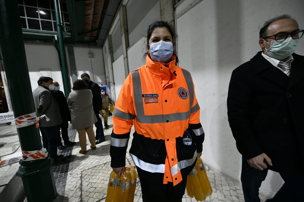 Mercado de Santa Clara vai servir refeições quentes a pessoas em situação de sem-abrigo